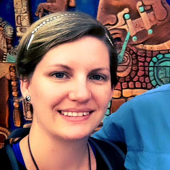 Meet your Posher, Whitney - Picture 1 of 1